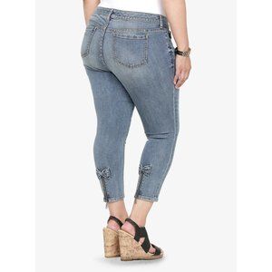 TORRID Ankle Bow & Zip Cropped Skinny Jeans sz 16